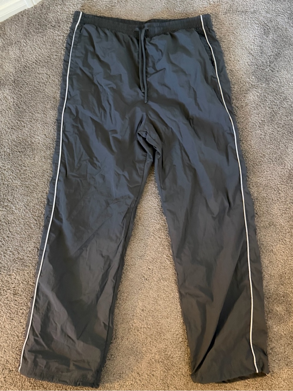 Hollister Men’s Charcoal Grey Baggy Track Pants - White Piping - Size L